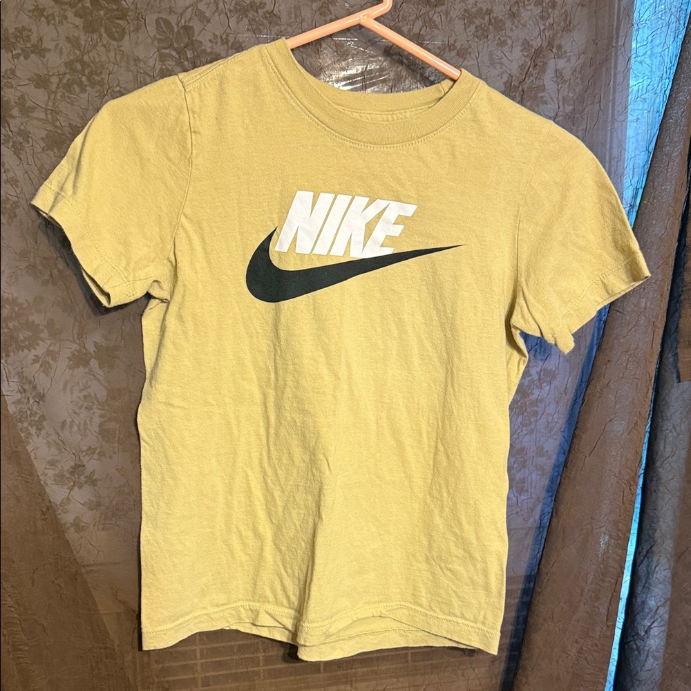 Nike Classic Yellow Tee with Logo Boys Size M